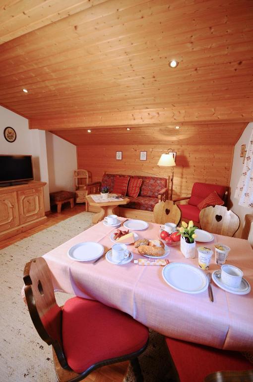 Ahnenhoefl Partenen Room photo