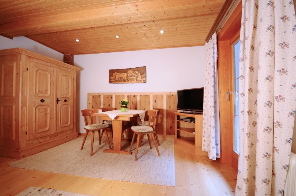 Ahnenhoefl Partenen Room photo